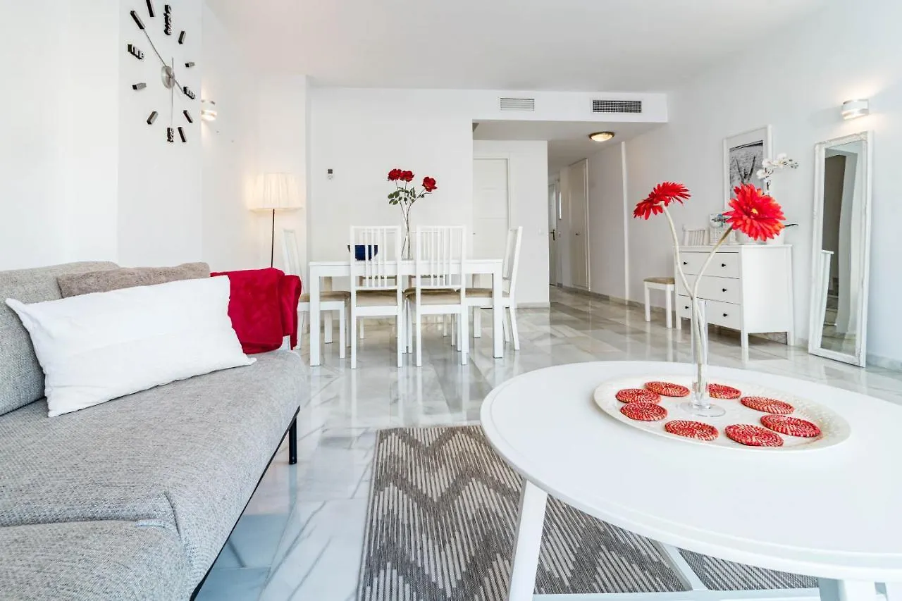 Captivating 2 Bedroom Apartment In Popular Nueva Andalucia Close To Centro Plaza Marbella