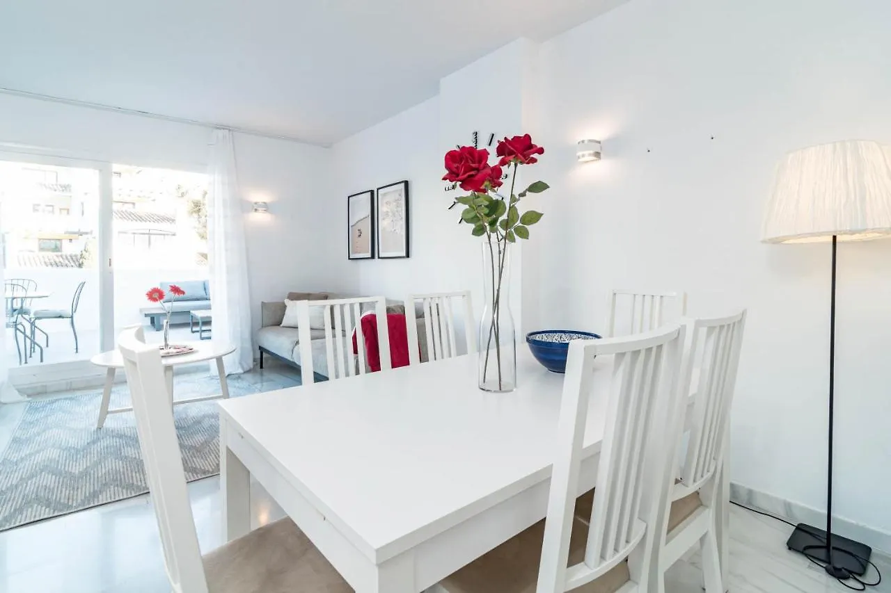 Captivating 2 Bedroom Apartment In Popular Nueva Andalucia Close To Centro Plaza Marbella