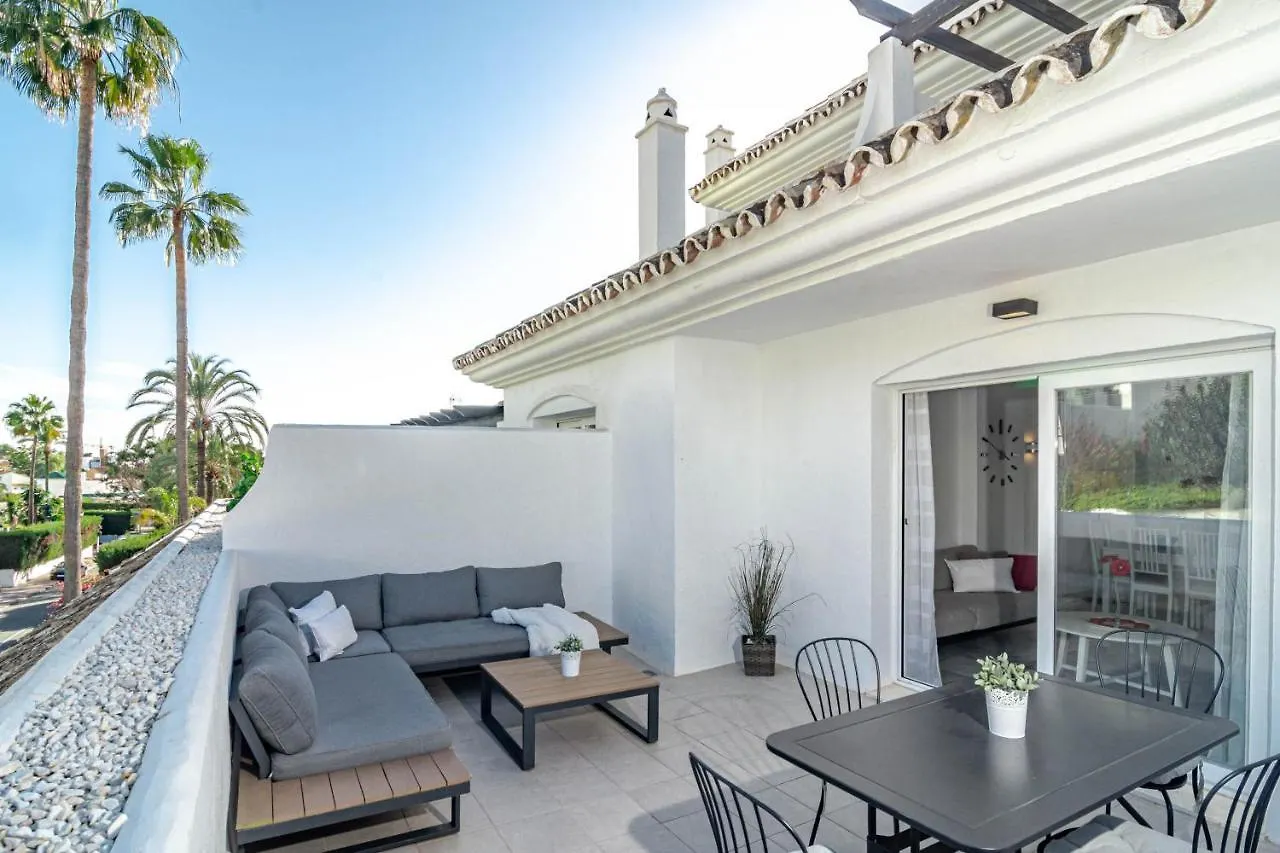 Captivating 2 Bedroom Apartment In Popular Nueva Andalucia Close To Centro Plaza Marbella