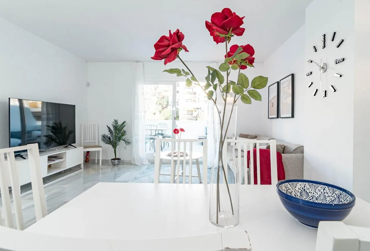 Captivating 2 Bedroom Apartment In Popular Nueva Andalucia Close To Centro Plaza Marbella