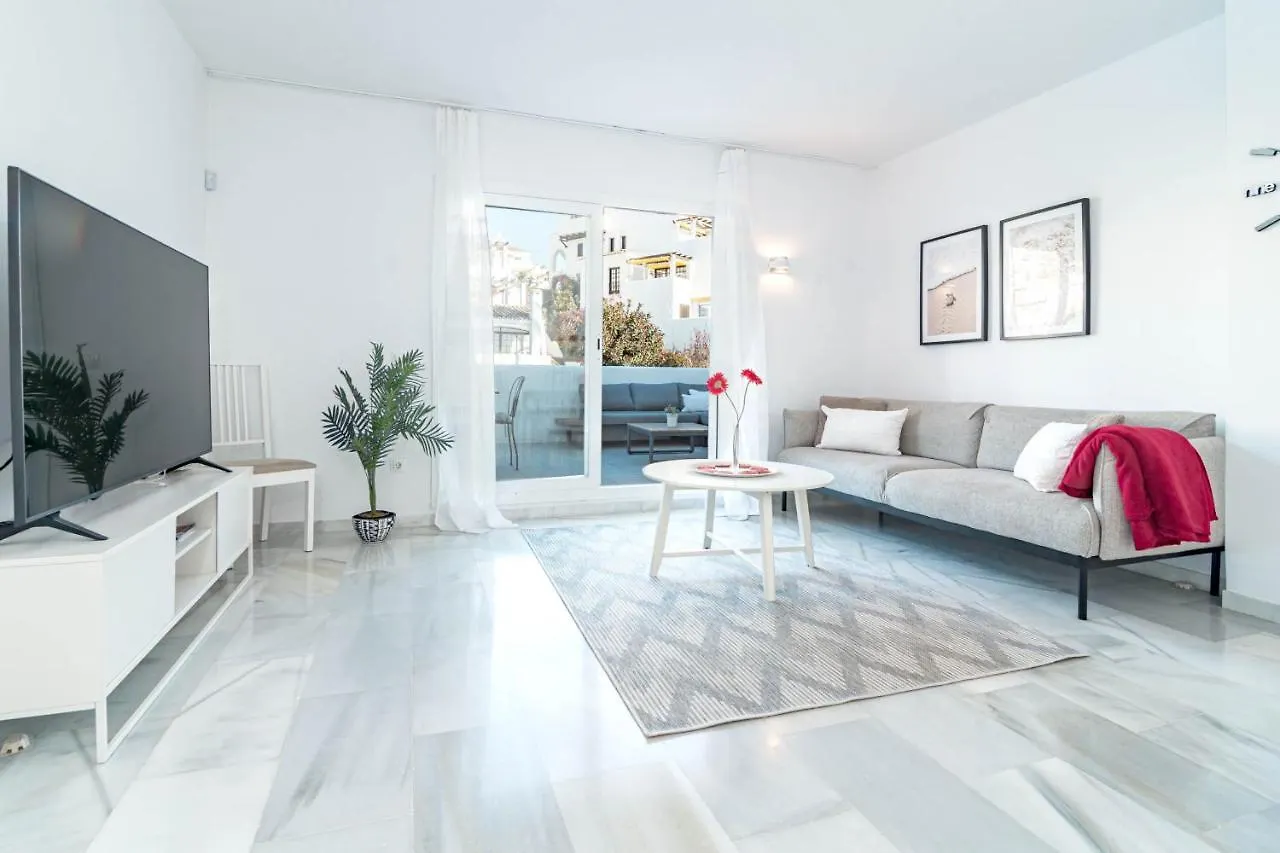 Captivating 2 Bedroom Apartment In Popular Nueva Andalucia Close To Centro Plaza Marbella