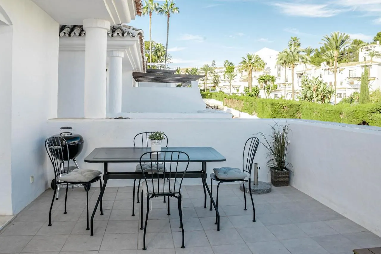 Captivating 2 Bedroom Apartment In Popular Nueva Andalucia Close To Centro Plaza Marbella
