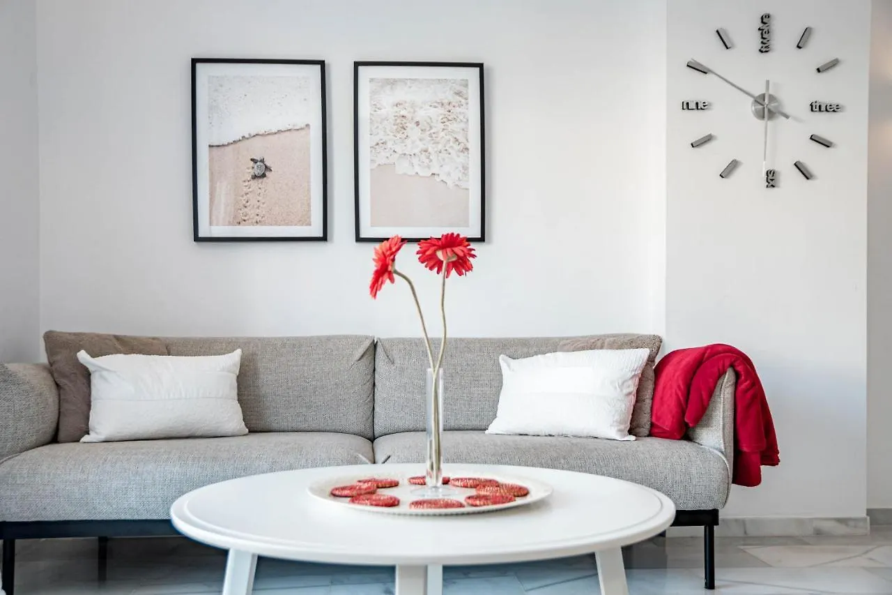 Captivating 2 Bedroom Apartment In Popular Nueva Andalucia Close To Centro Plaza Marbella