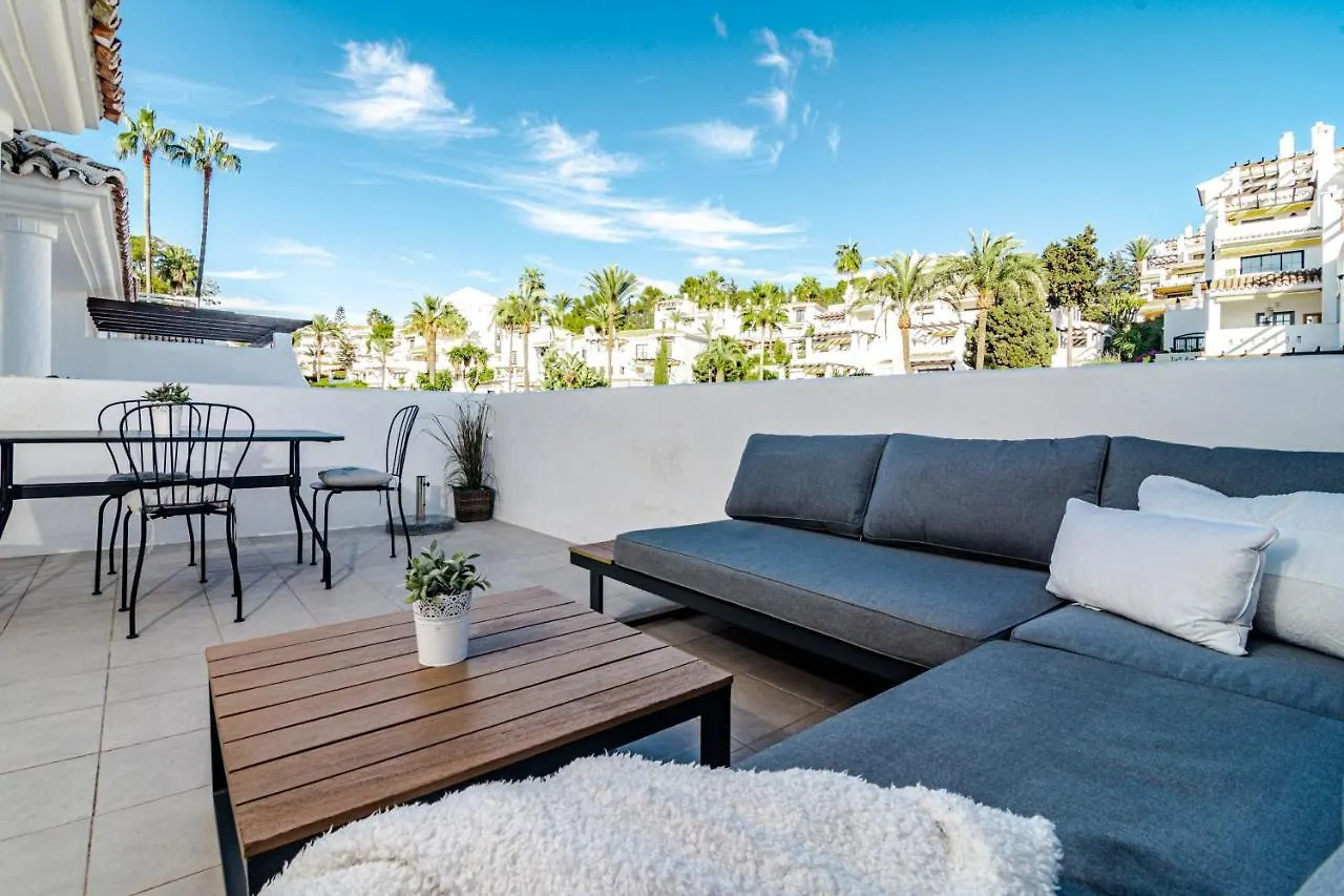 Captivating 2 Bedroom Apartment In Popular Nueva Andalucia Close To Centro Plaza Marbella